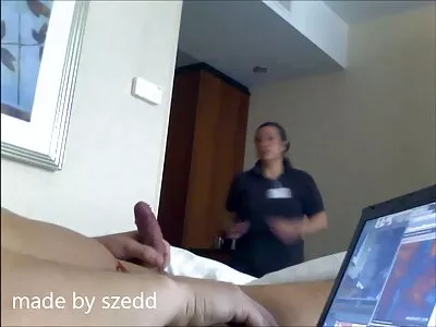 Winziges tätowiertes Teen Babe wird von reife frauen kostenlos steifem Schwanz anal gepflügt