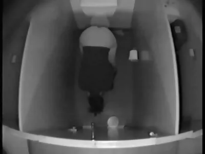 Sexvideo mit oldieporno gratis einer mageren Frau, die von Mitbewohnerin lutscht und gefickt wird