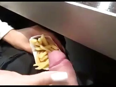 Wunderbares Babe bekommt einen langen Schwanz reife geile frauen kostenlos in Doggystyle-Position