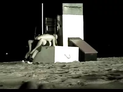 Geiler Maler bemalt das Gesicht des Models mit seinem Sperma geile alte weiber kostenlos