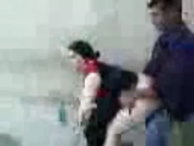 Ein guter kleiner Fetischsklave porno kostenlos reife frauen wird gefesselt, aufgehängt und gebumst