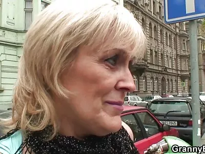 Der kurvige junge Liebling namens Anina Silk braucht eine Arschbohrung free porno reife