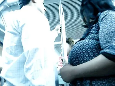 Tätowiertes und gepierctes Luder geile reife milfs bekommt ihren ersten Analfick