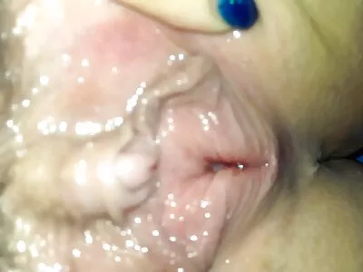 Blondine ist reife damen kostenlos erfahren und kann jungen Männern Sex beibringen