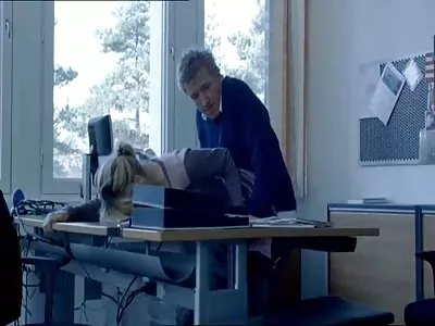 Geschickter Kerl zeichnet in POV-Affäre mit gut aussehender oldiepornos gratis Blondine auf