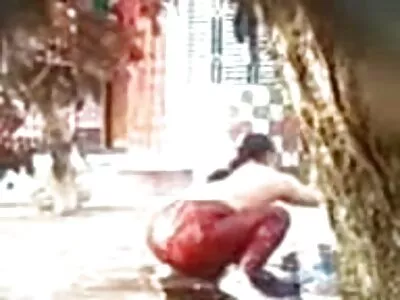 Yogalehrerin befriedigt Latina-Küken in Doggystyle-Position kostenlose sexvideos reife frauen