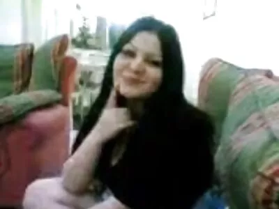 Tätowierte brünette Milf kostenlose deutsche sexfilme mit reifen frauen wird im Freien gut gebumst