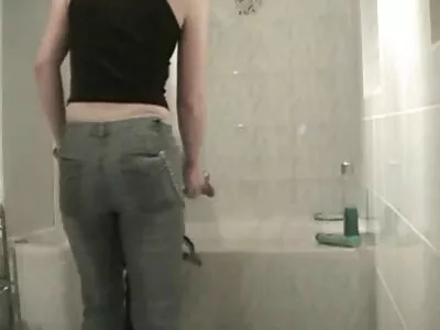 Polizistin reitet den Schwanz gratis sexfilme reife frauen eines Kriminellen, um die Pläne seines Chefs zu brechen