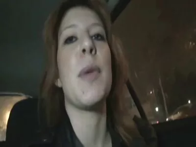 Mann analysiert mondäne Schlampe free porn reife frauen von hinten, nachdem sie geblasen hat